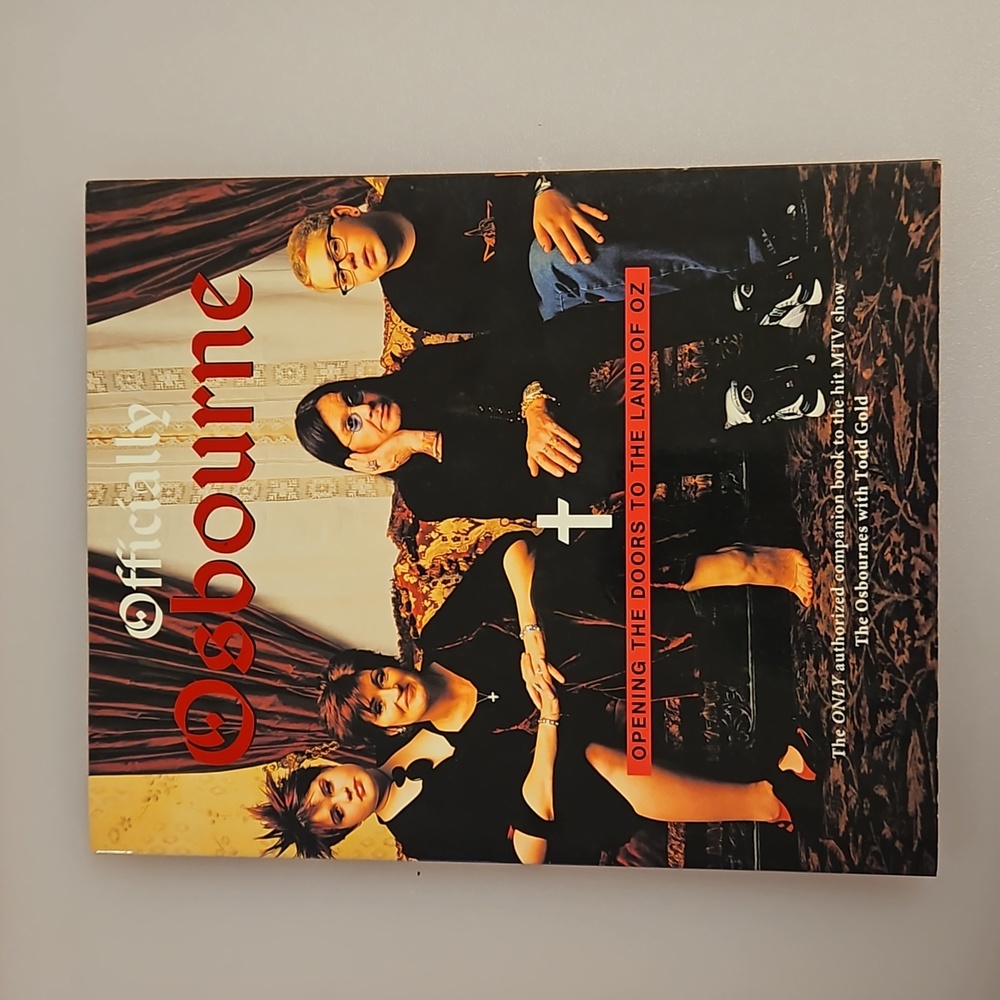 OFFICIALLY OZZY OSBORNE MTV show guide photo album169 pgs. Classic Rock n Roll